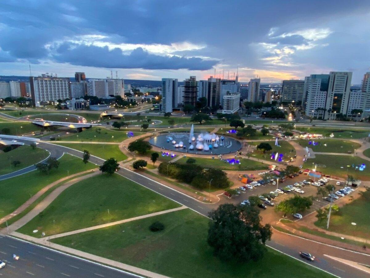 Flat Encantador No 11º Com Vista Pra Torre De Tv Brasília Exteriör bild