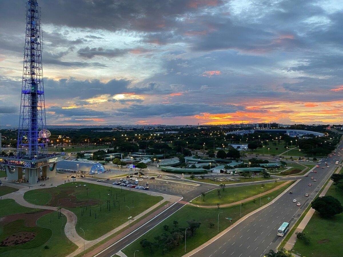 Flat Encantador No 11º Com Vista Pra Torre De Tv Brasília Exteriör bild